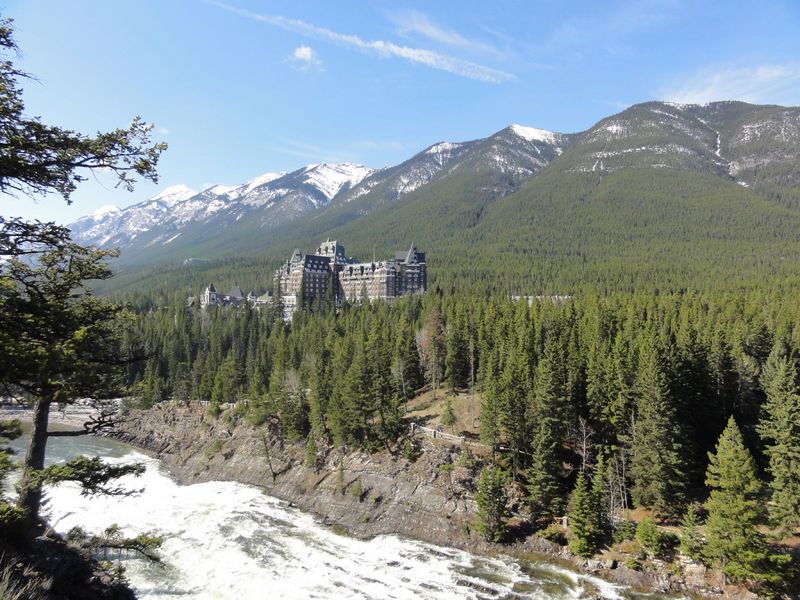 094-lakelouise